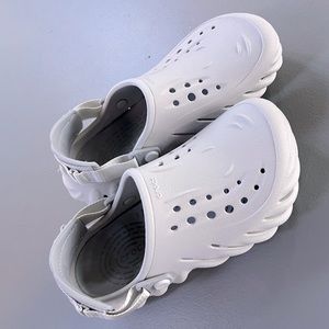 Great condition Crocs Echo in Gray.
